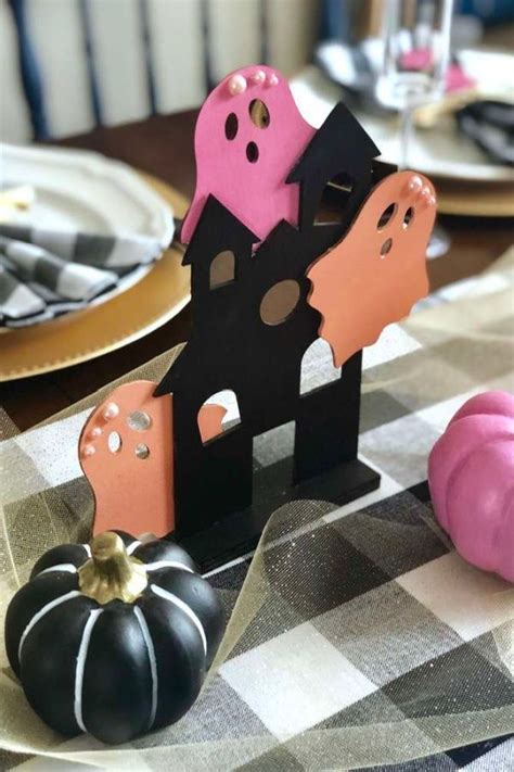 Pink & Orange Ghosts Halloween Party Ideas | Photo 5 of 10 | Halloween ...