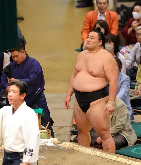 朝乃山725日ぶり幕内力士として白星、4年ぶり顔合わせ千代翔馬に勝利 大相撲写真ニュース 日刊スポーツ