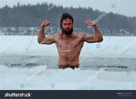 11 591 Naked Snow Images Stock Photos Vectors Shutterstock