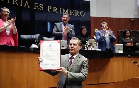 Coordinación De Comunicación Social Entrega De Reconocimiento A La