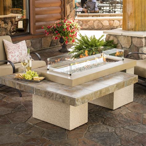 The Outdoor GreatRoom Company Uptown Crystal Fire Pit Table with Tile ...