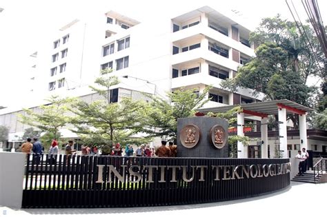 Mahasiswa Bayar UKT Pakai Pinjol ITB Sebut 1 800 Orang Ajukan