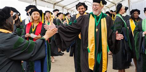 College of Medicine Honors Grads at 142nd Commencement | College of ...