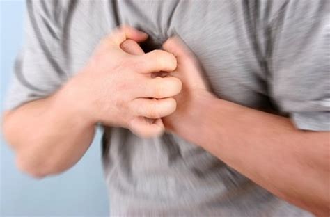 Middle Chest Pain What You Need To Know Vinmec