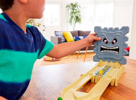 Pista De Autos Hot Wheels Track Builder Modelo Aleatorio