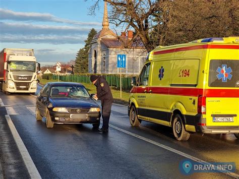 Foto Upravo Auto Na Zebri Udario Pje Aka Na Terenu Hitna I Policija