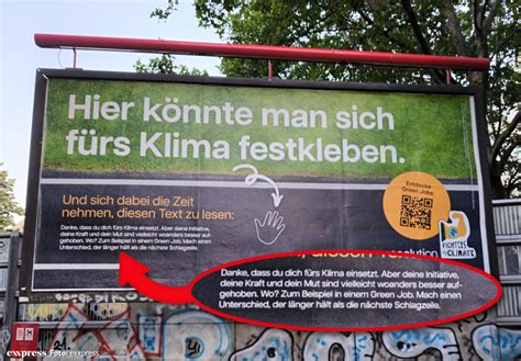 Plakat Aktion In Wien Das Halten Echte Klima Aktivisten Von Den Kleber