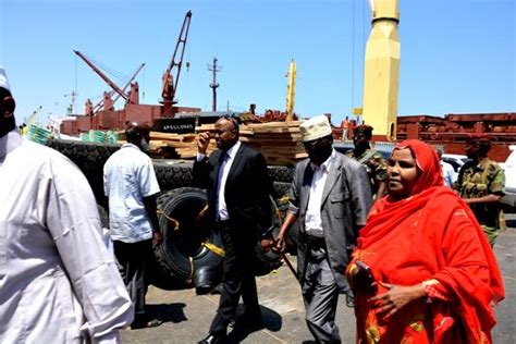 Dalka Imaaraadka Carabta Oo Dadka Abaaruhu Tabaaleeyeen Ugu Deeqay Raashin