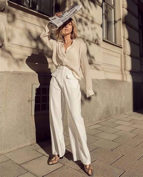 Ela on Instagram: “Pastel #stretstyle @collagevintage3_ • • • • #style ...