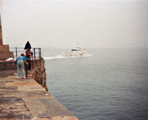 St Peter Port, Guernsey | neOnbubble