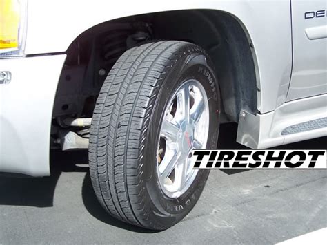 Kumho Road Venture APT KL51 265 70R15 112T TireShot