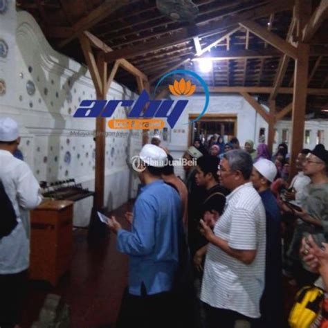 Open Trip Gabungan AKhir Tahun Ziarah Walisongo 5 Hari 3 Malam Start