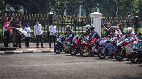 Jokowi Lepas Parade MotoGP Di Depan Istana Merdeka Harian Inhua Online