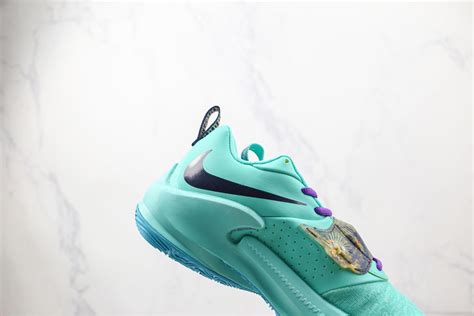 Giannis Antetokounmpo Giannis Antetokounmpo Zoom Freak 3 Aqua