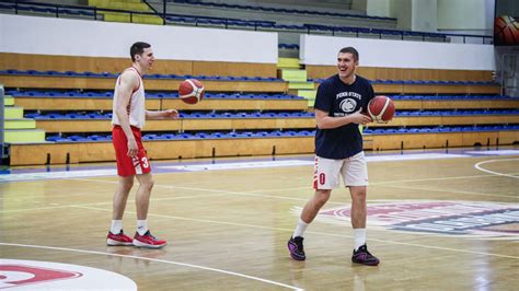 SZOLJON Amerikában folytatja az Olajbányász fiatalja