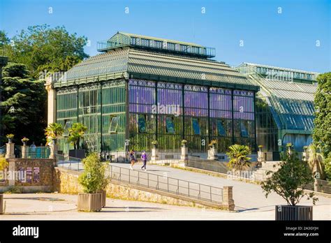 Jardin Des Plantes Paris Greenhouses Hi Res Stock Photography And