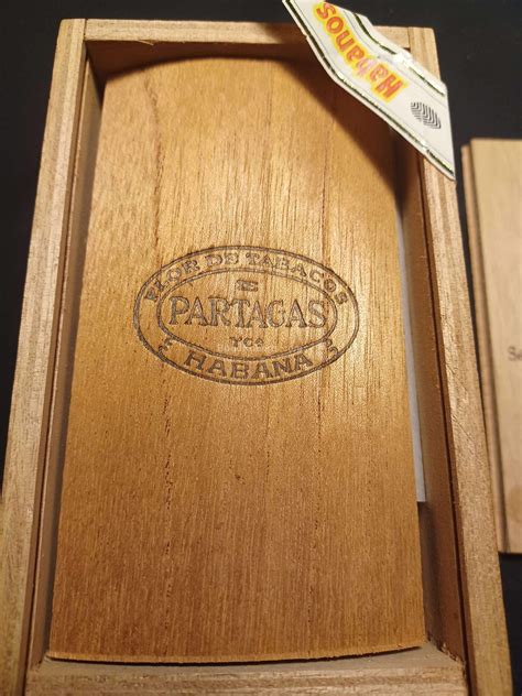 Partagás Serie du Connaisseur No 3 1998 Slide Lid Box of 25 cigars 22477