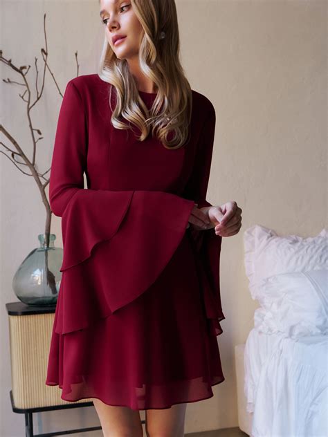 Платье мини с воланами на манжетах :: LICHI - Online fashion store