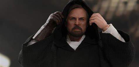 Hot Toys Luke Skywalker Crait