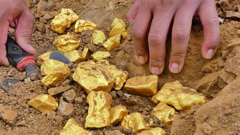 So Lucky Digging Up For Treasure Worth Million Dollar From Huge