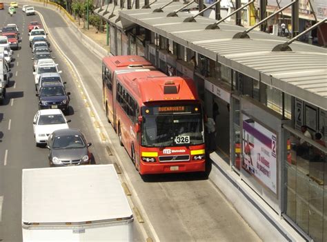 Qué ocurre si transitas en el carril del Metrobús Entérate