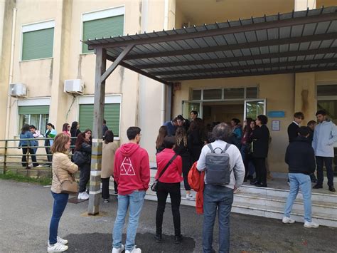 Altri Guai Per La Prof Della Maturit Ripetuta A Messina Sospesa Per