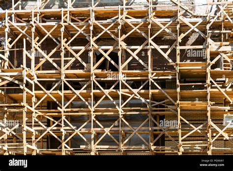 Scaffold Board Hi Res Stock Photography And Images Alamy