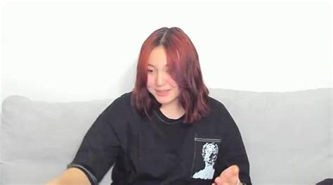 Valerie B Stripchat Live Sex Cam Livecamgirls Io