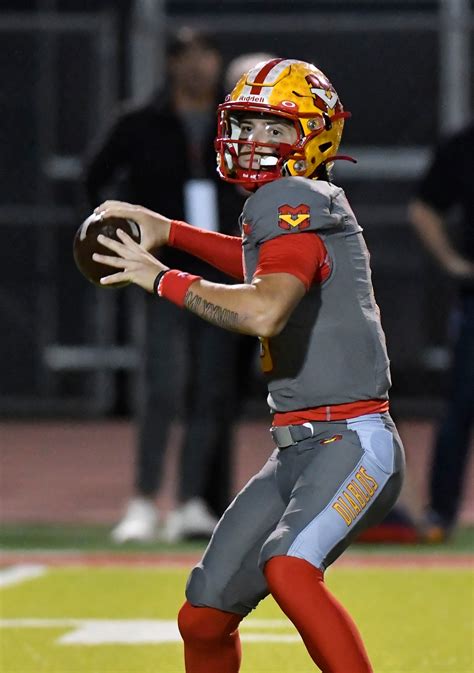 Mission Viejo football powers past San Clemente and ‘curse’ – Orange