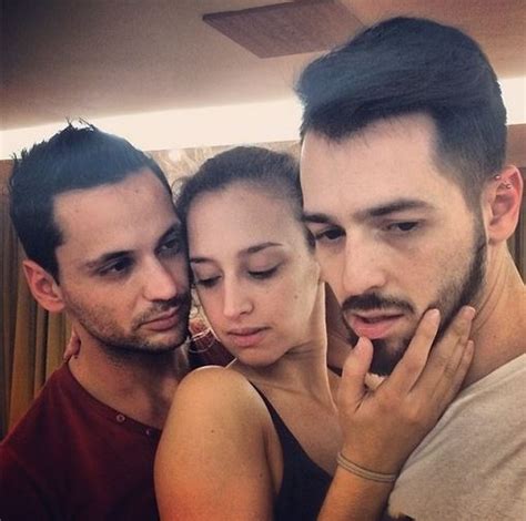 Κλέλια Πανταζή Μετά το sex tape δείτε την ανάμεσα σε δύο άντρες Nassos Blog