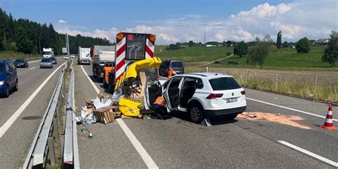 Unfall In Gossau Sg Gegen Anpralld Mpfer Auf A Gefahren