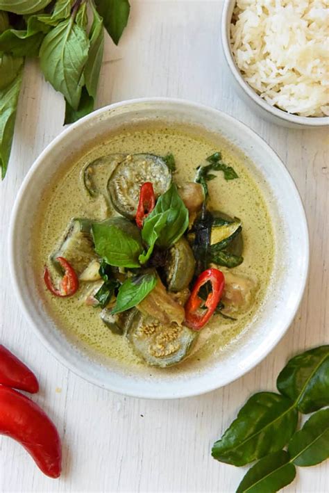 Green Curry With Chicken And Eggplant Gaeng Keow Wan Gai