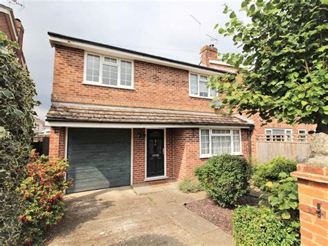 3 Bed Semi Detached House For Sale In Victoria Road Tilehurst Reading