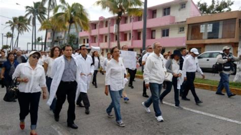 El Heraldo de Veracruz Médicos salen a las calles a pedir justicia