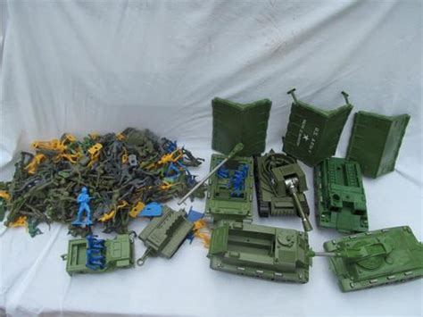 Vintage 1960s 70s Ideal Remco Army Set 150 Piece Lot Army Men Tank