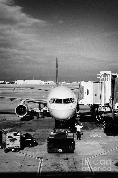 United Airlines Aircraft Pushing Back From Stand At The San Francisco