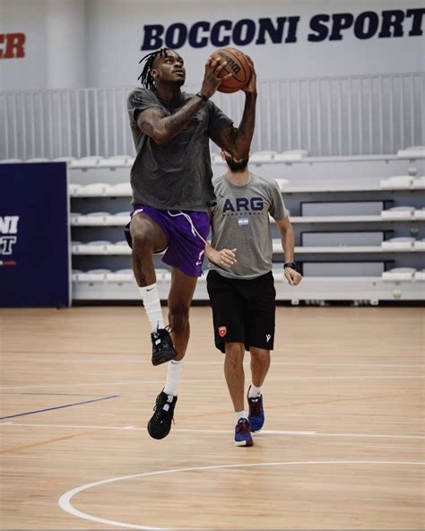 Lakers Latam On Twitter Vando Entrenando En El Bocconi Sports Center