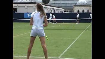 Espiada Practicando Tenis En Short Levanta Culito XVIDEOS