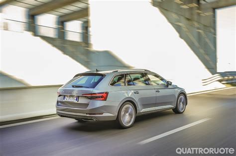 Skoda Superb Dimensioni Interni E Prova Della Wagon Ibrida Plug In