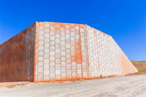 Interlocking Block Retaining Wall Stock Photos, Pictures & Royalty-Free ... 