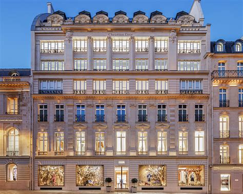 El Montaigne De Dior Estrena Nuevos Escaparates Para La Primavera