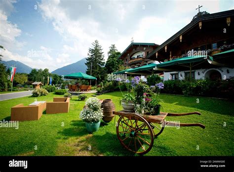 Hotel And Restaurant Maier Zum Kirschner At The Seestra E In