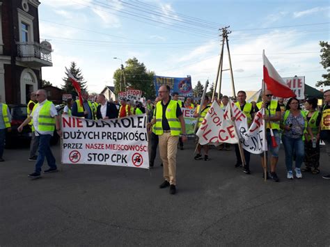 Kolejny Protest W Sprawie Cpk Oko O Os B Wysz O Na Drog Wiod C