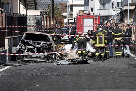 Guidonia Scontro In Volo Tra Aerei Militari Morti I Due Piloti