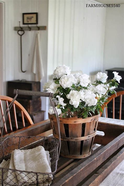 18 Best Farmhouse Style Centerpiece Ideas And Designs For 2020