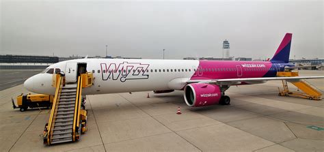 Wizz Air Stellt A Neo Am Flughafen Wien Vor Cockpit