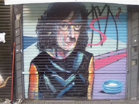 Los 70 de Charly García en muestras de arte los 8 murales y 17