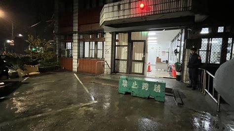 防貨車撞警局重演 基隆八堵分駐所安置「10噸重石墩」護警