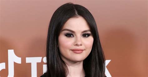 Selena Gomez Revela Que Su Medicamento Para El Lupus Hace Que Sus Manos