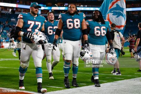 Miami Dolphins Center Photos And Premium High Res Pictures Getty Images